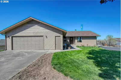 17 SE Kirk Ave, Pendleton, OR 97801 - Photo 1