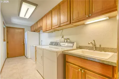 17 SE Kirk Ave, Pendleton, OR 97801 - Photo 29