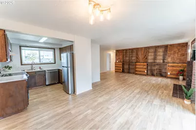 2025 Pine St, Florence, OR 97439 - Photo 7