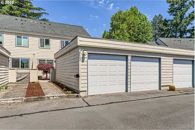 220 NE Village Squire Ave #12, Gresham, OR 97030 - Photo 1