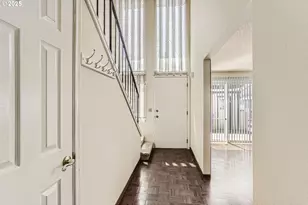 220 NE Village Squire Ave, Gresham, OR 97030 - Photo 5