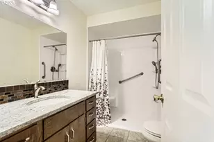 220 NE Village Squire Ave, Gresham, OR 97030 - Photo 15