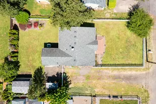 209 NE 192nd Ave, Portland, OR 97230 - Photo 37