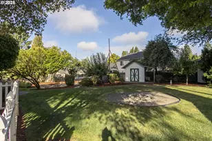 803 N Main Ave, Ridgefield, WA 98642 - Photo 35