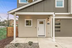 21 NW Mawrcrest Ave, Gresham, OR 97030 - Photo 9