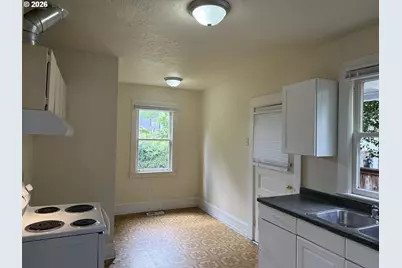 4507 N Gantenbein Ave, Portland, OR 97217 - Photo 7