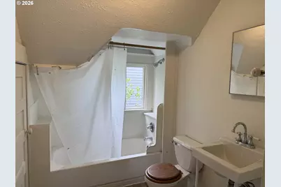 4507 N Gantenbein Ave, Portland, OR 97217 - Photo 11