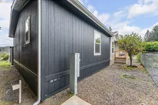 112 SE Twin Oaks Loop, Winston, OR 97496 - Photo 31