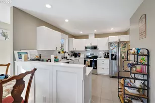 4004 12th St, Tillamook, OR 97141 - Photo 5