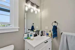 4004 12th St, Tillamook, OR 97141 - Photo 9