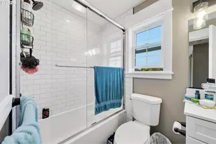 4004 12th St, Tillamook, OR 97141 - Photo 11