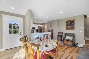 4004 12th St, Tillamook, OR 97141 - Photo 3