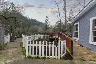 424 Aker Dr, Myrtle Creek, OR 97457 - Photo 25