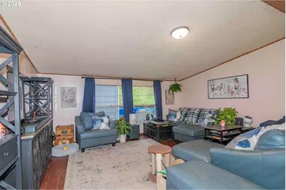 424 Aker Dr, Myrtle Creek, OR 97457 - Photo 3