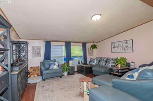 424 Aker Dr, Myrtle Creek, OR 97457 - Photo 3