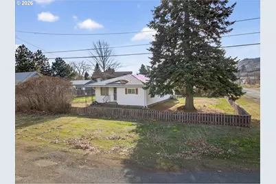 204 Lake Ave, La Grande, OR 97850 - Photo 3