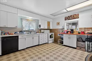 204 Lake Ave, La Grande, OR 97850 - Photo 17