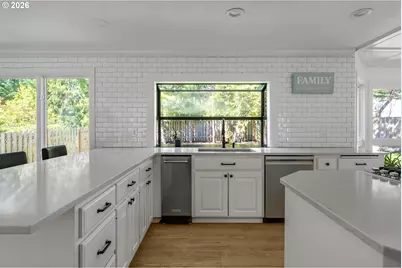 14335 Edenberry Dr, Lake Oswego, OR 97035 - Photo 9