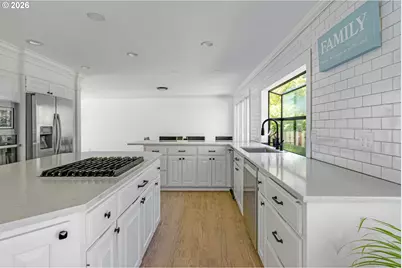 14335 Edenberry Dr, Lake Oswego, OR 97035 - Photo 11