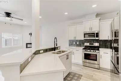 802 S 25th Ave, Cornelius, OR 97113 - Photo 11