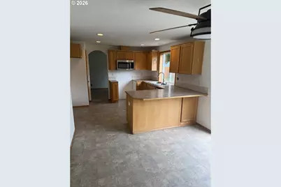 300 NW 12th St, Battle Ground, WA 98604 - Photo 3