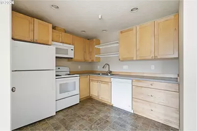 172 N Hemlock St, Cannon Beach, OR 97110 - Photo 27