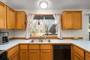 7033 SW 99th Pl, Beaverton, OR 97008 - Photo 11