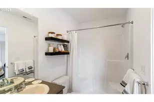 5726 Bainbridge Rd, Eugene, OR 97402 - Photo 23