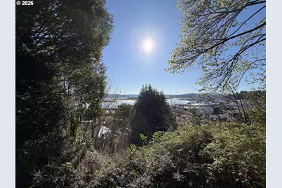 2435 N 10th St, Coos Bay, OR 97420 - Photo 13