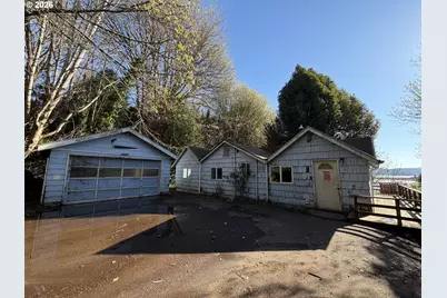 2435 N 10th St, Coos Bay, OR 97420 - Photo 1