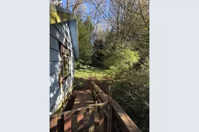 2435 N 10th St, Coos Bay, OR 97420 - Photo 11