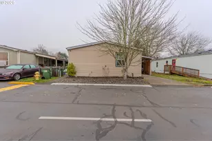 301 E Columbia Dr, Newberg, OR 97132 - Photo 1