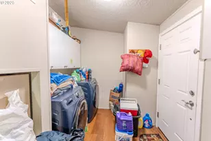 301 E Columbia Dr, Newberg, OR 97132 - Photo 9