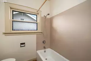 5914 NE Flanders St, Portland, OR 97213 - Photo 13