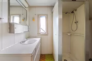 241 Hillside Ave, Klamath Falls, OR 97601 - Photo 17