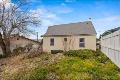 241 Hillside Ave, Klamath Falls, OR 97601 - Photo 33