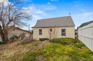 241 Hillside Ave, Klamath Falls, OR 97601 - Photo 33