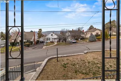 241 Hillside Ave, Klamath Falls, OR 97601 - Photo 21