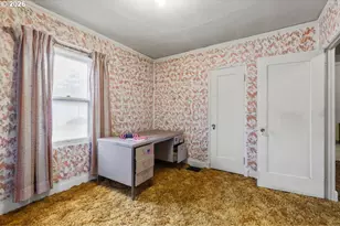 241 Hillside Ave, Klamath Falls, OR 97601 - Photo 9