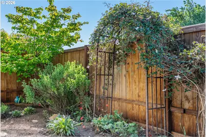 1540 22nd St, Hood River, OR 97031 - Photo 31