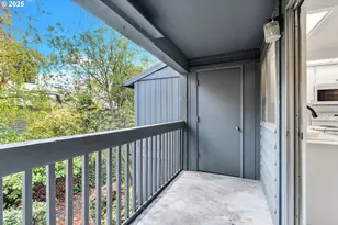 650 SW Meadow Dr, Beaverton, OR 97006 - Photo 13