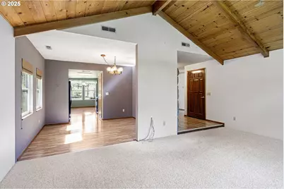 1580 Robertson Bridge Rd, Grants Pass, OR 97526 - Photo 17