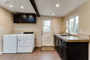 2055 Broadview St, Eugene, OR 97405 - Photo 21