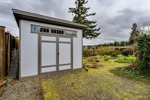 2055 Broadview St, Eugene, OR 97405 - Photo 43