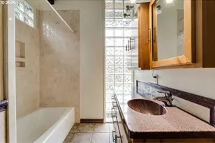 2055 Broadview St, Eugene, OR 97405 - Photo 23