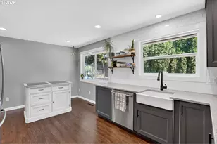 985 NW 3rd St, Gresham, OR 97030 - Photo 5