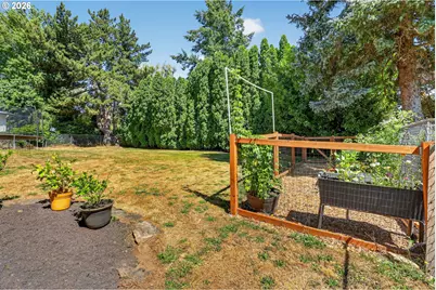 985 NW 3rd St, Gresham, OR 97030 - Photo 27