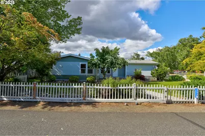 403 Iola St, Dallesport, WA 98617 - Photo 5