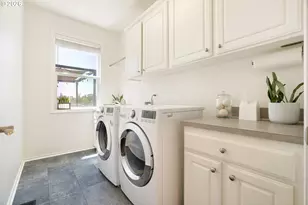 10142 NW Fleetwood Dr, Portland, OR 97229 - Photo 23