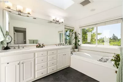 10142 NW Fleetwood Dr, Portland, OR 97229 - Photo 29